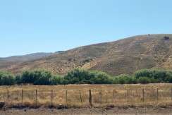 Fracción de tierra sobre costa del Río Chimehuin