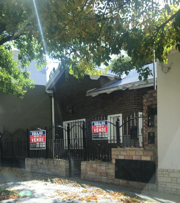 Casa/Terreno 300m2, ubicado en calle 9 de Julio, zona Centro apto para edificio Casa/Terreno 300m2, ubicado en calle 9 de Julio, zona Centro apto para edificio