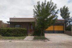 Casa ubicada en Barrio La Clementina, sobre calle Los Chañares