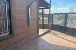 VENDO HERMOSA CASA EN BARRIO DISTRITO, CIPOLLETTI.