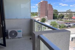 En Alquiler departamento amueblado con cochera Centro