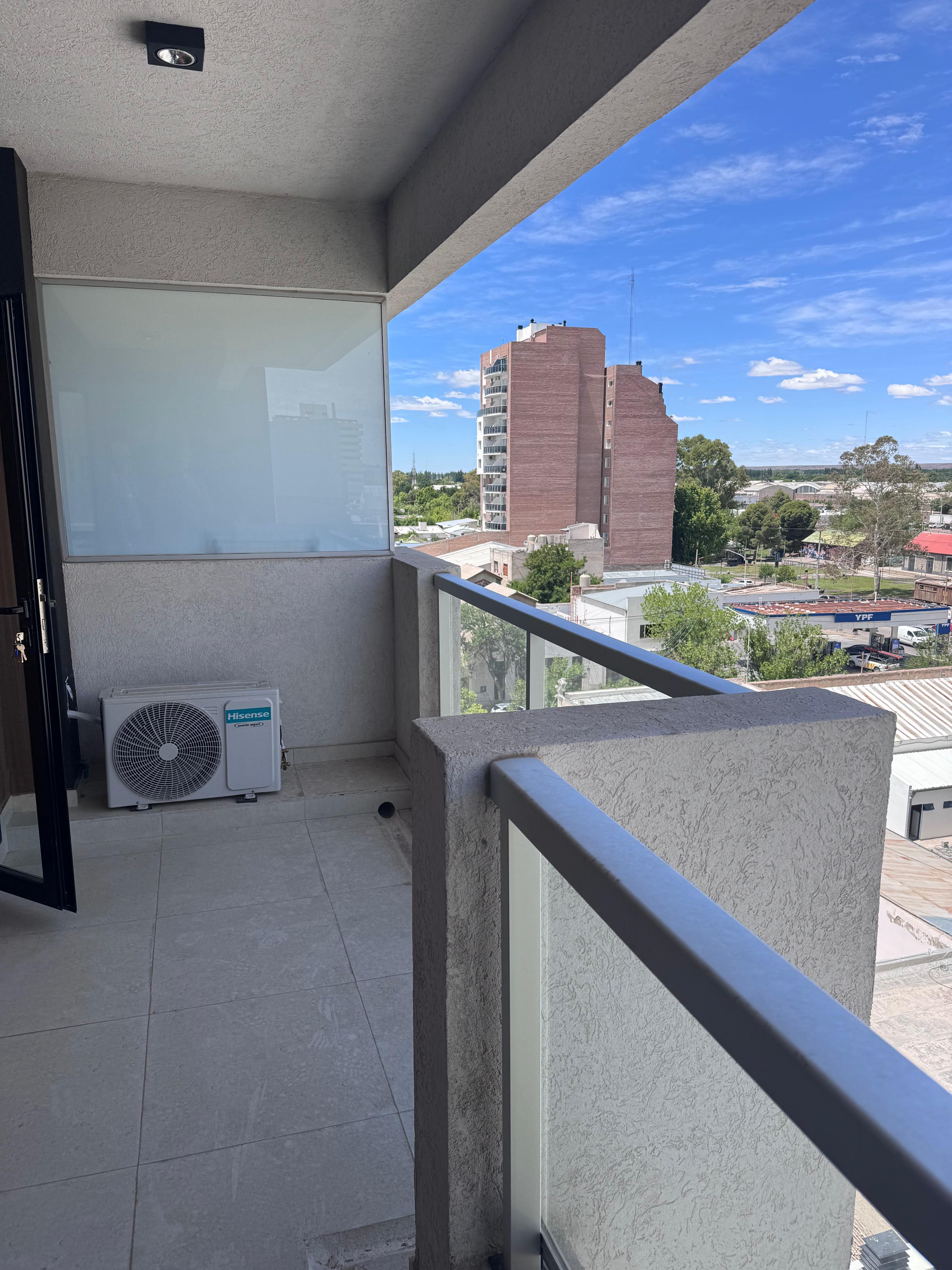 En Alquiler departamento amueblado con cochera Centro