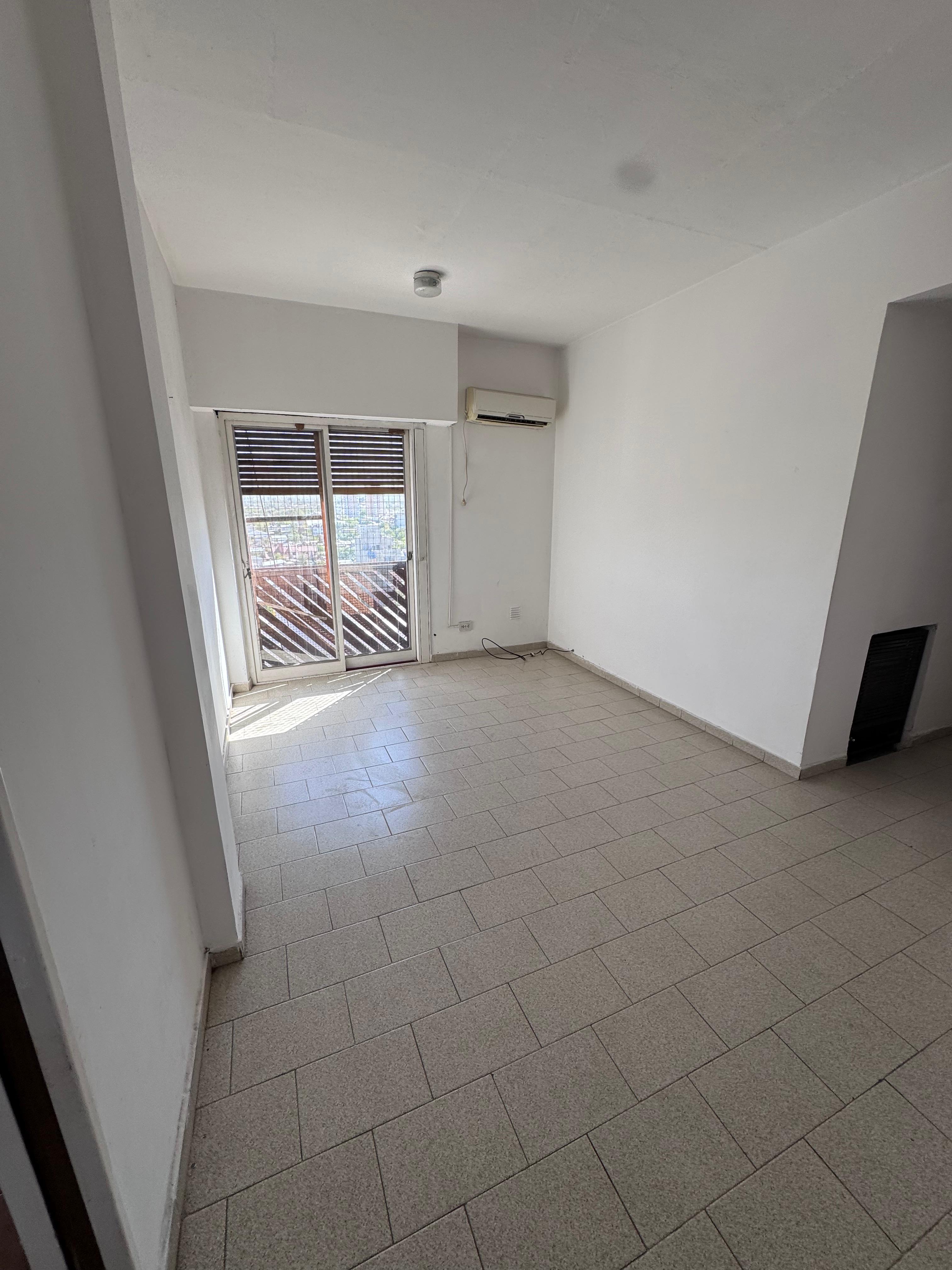 Departamento en alquiler ubicado en calle Tte. Ibañez